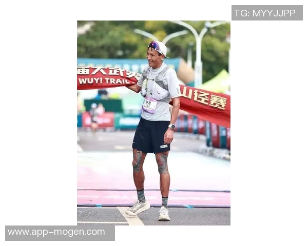 鲍威尔赞拉松为天生斗士期待他重返赛场改变比赛局势的拼搏精神