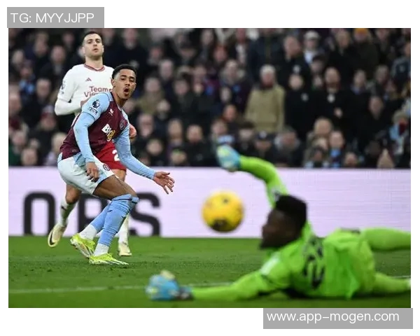 霍伊伦在弧顶位置转身抽射被门将精彩扑救，射门角度极佳但未能破门