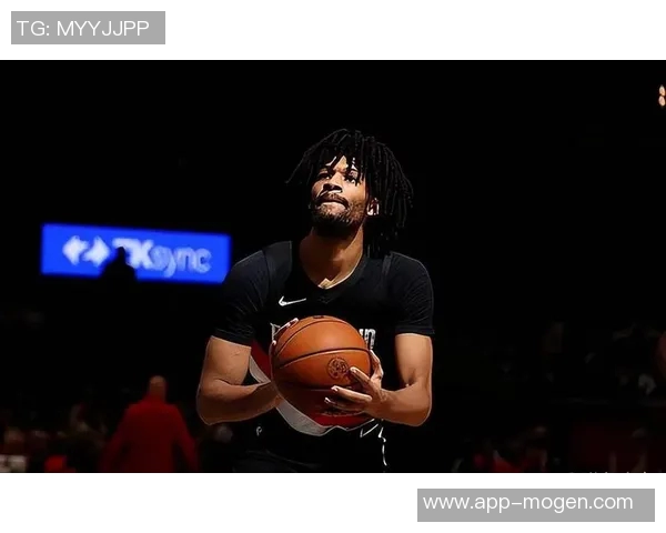 谢顿夏普表现出色18投9中砍下25分助力球队内外开花三分球命中率高达50 谢顿夏普表现出色18投9中砍下25分助力球队内外开花三分球命中率高达50