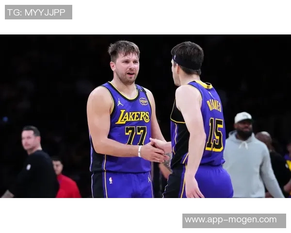 湖人三人被罚出场东契奇惊讶自己未被罚说明局势相当糟糕 湖人三人被罚出场东契奇惊讶自己未被罚说明局势相当糟糕