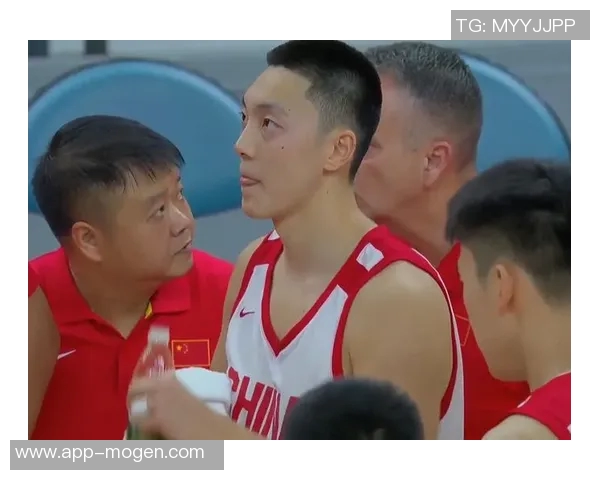 黑白高矮组合再聚首媒体人分享赵睿胡明轩徐昕徐杰合影引发回忆涌现 黑白高矮组合再聚首媒体人分享赵睿胡明轩徐昕徐杰合影引发回忆涌现